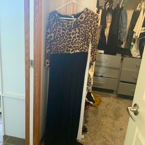 Pinkblush maxi dress! Worn once for family photo sesh! Very soft and comfy!